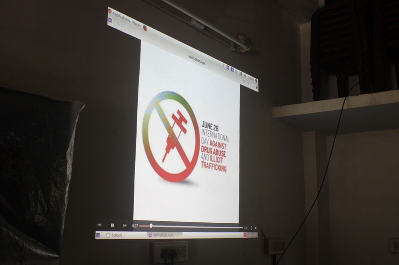 പ്രമാണം:Lk anti drug presentstion5.resized.JPG