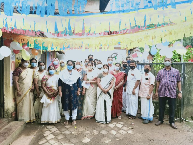 പ്രമാണം:School Teachers photo.jpg