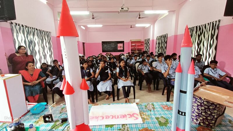 പ്രമാണം:TSR 22071 SCIENCE CLUB.jpg