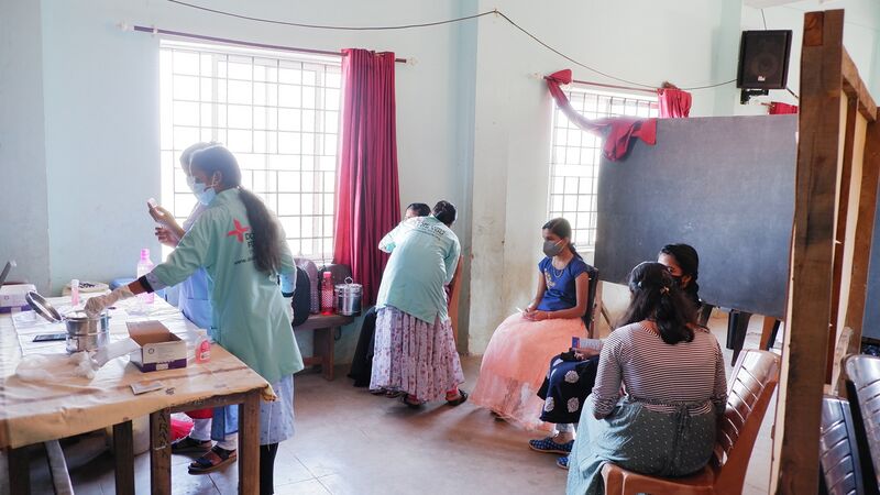 പ്രമാണം:Vaccine 5.resized.jpg