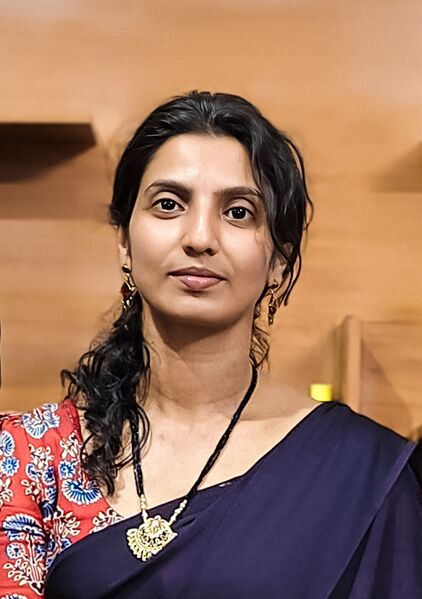 പ്രമാണം:12058 LK MISTRESS.jpg