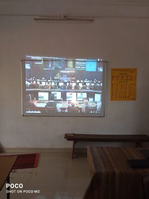 13084 hightech smartclass.jpg