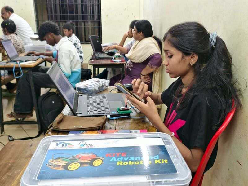 പ്രമാണം:38032 pta districtcamp (1).jpg