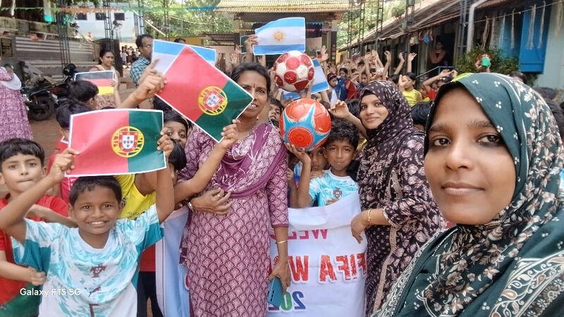 പ്രമാണം:48203 thoofan1.jpg