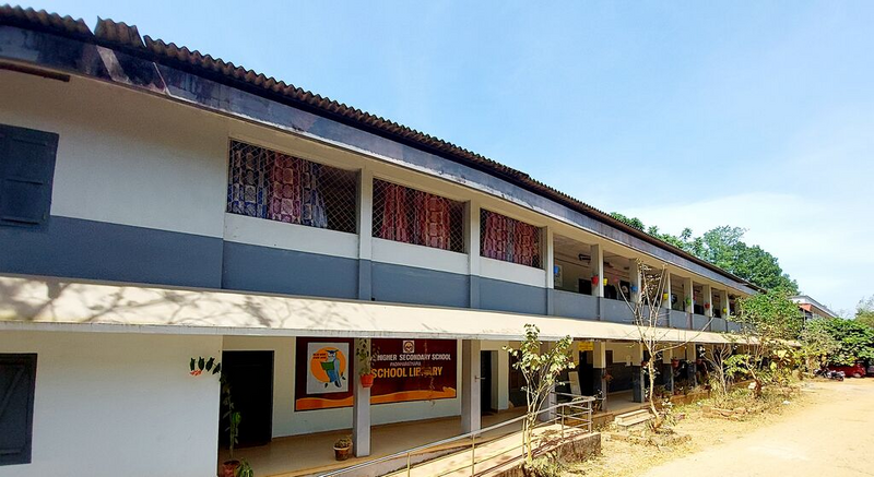 പ്രമാണം:GHSS PADINHARATHARA.png