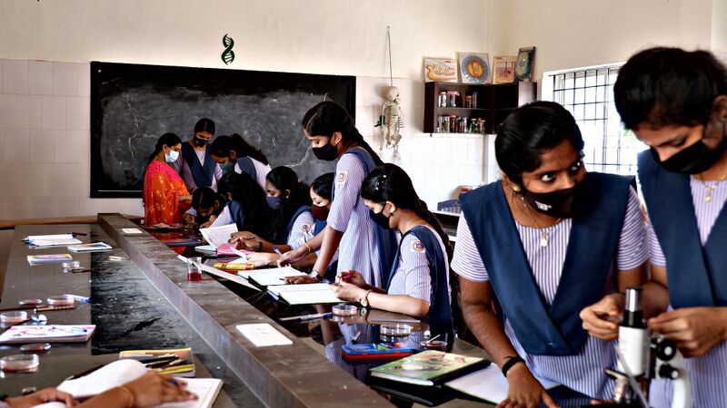 പ്രമാണം:Ideal Lab 8.jpg