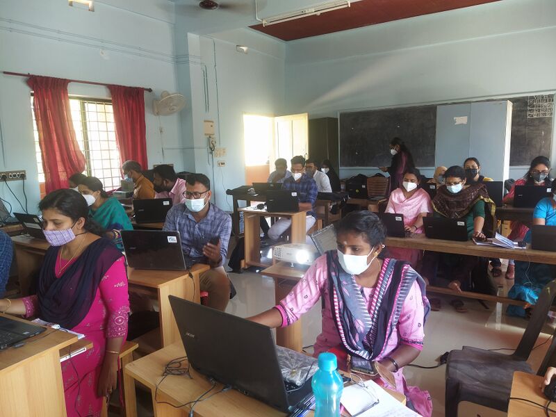 പ്രമാണം:KNR 13034 02.jpg