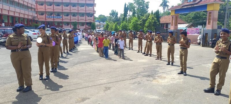 പ്രമാണം:2026-27 School Pravesanolsavam.jpg