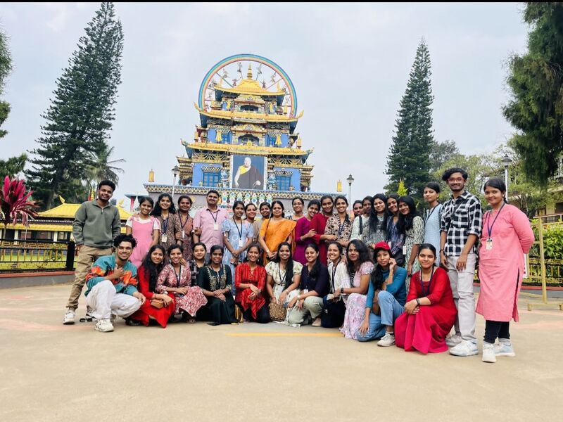 പ്രമാണം:23703study tour.jpg