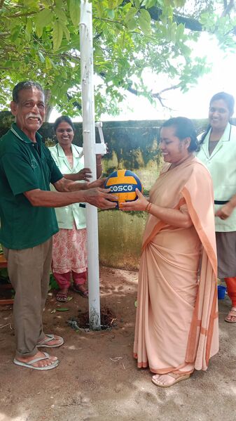 പ്രമാണം:26337 volleyball.jpg