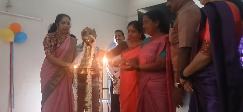 പ്രമാണം:41031-HIndi Club.jpeg