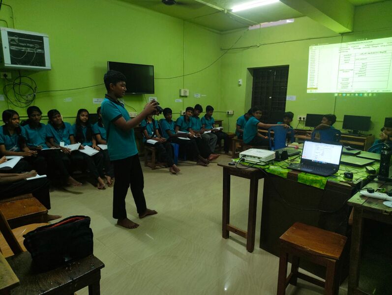 പ്രമാണം:42023 MEDIATRG2 LK28.jpg