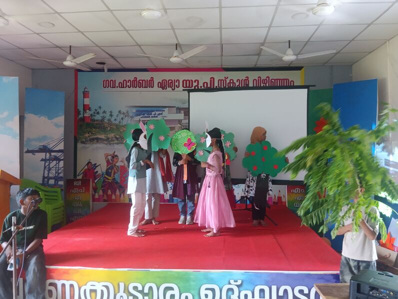 പ്രമാണം:44223 paristhidi 26 skit.jpeg