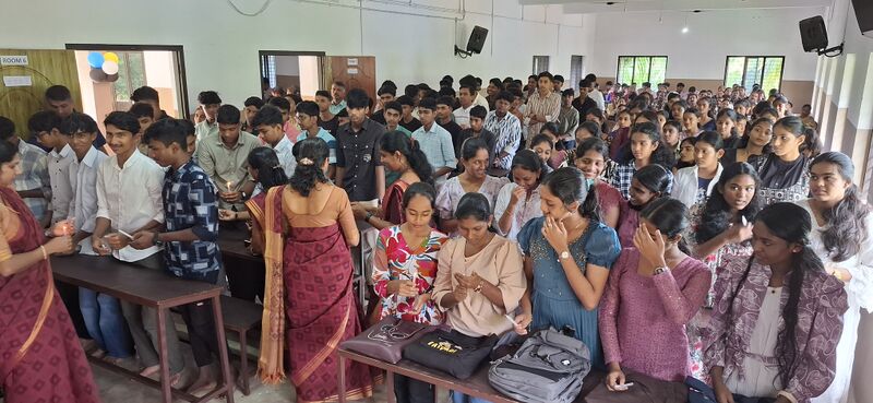 പ്രമാണം:47026 HSS- 7+1 OPENING DAY.jpg