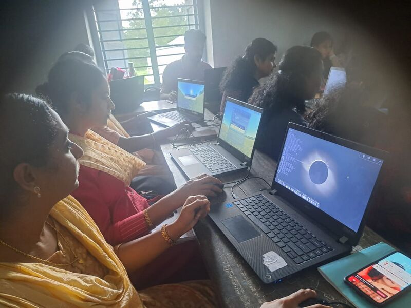 പ്രമാണം:UP ICT Textbook Training 2.jpg