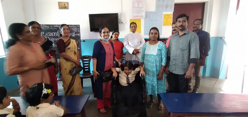 പ്രമാണം:Wheel chair distribution.jpg