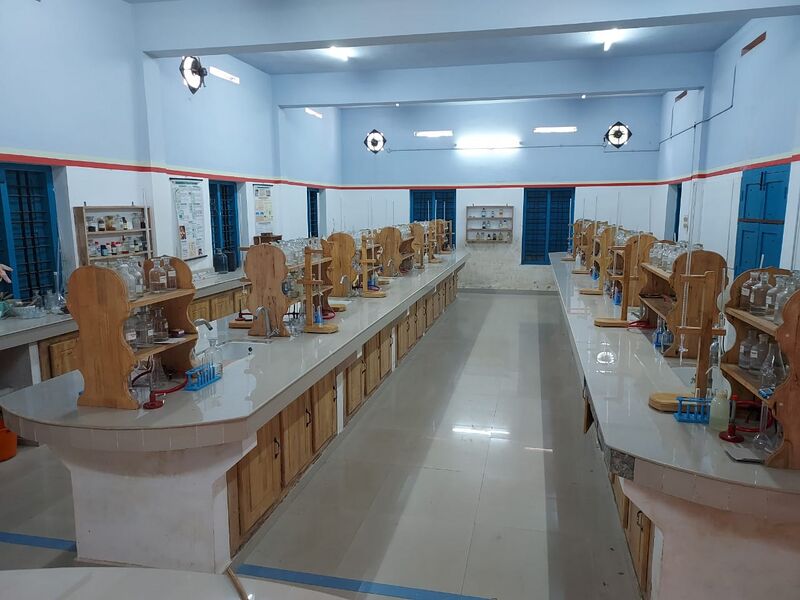 പ്രമാണം:ലാബ് .jpg