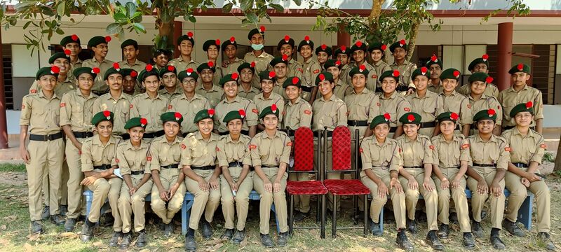 പ്രമാണം:15051 group p6.jpg