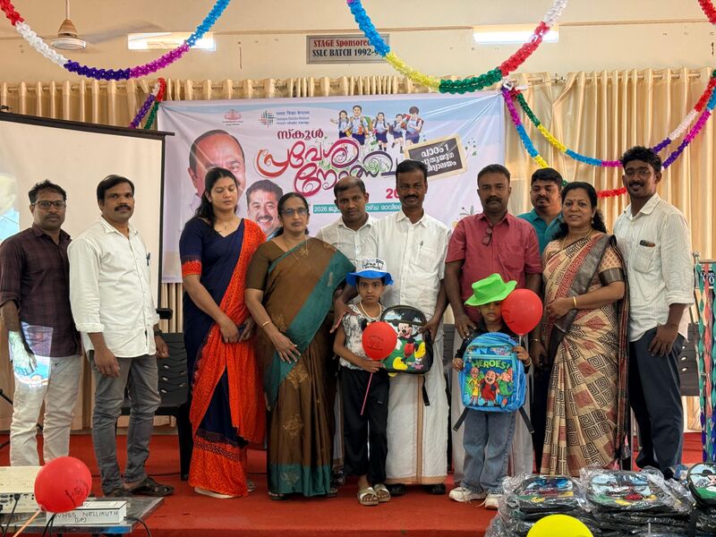 പ്രമാണം:18028 praveshanolsavam26.jpg