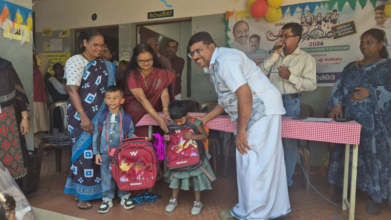 പ്രമാണം:21124-pravesanolsavam 2.jpg