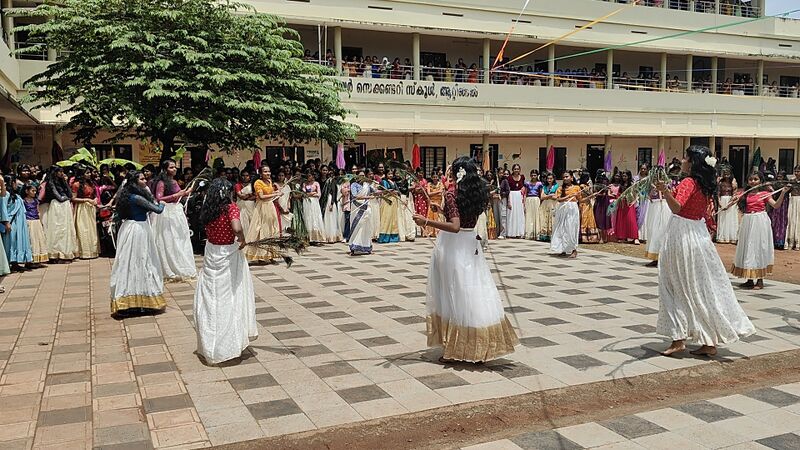 പ്രമാണം:42008 onam257.jpg