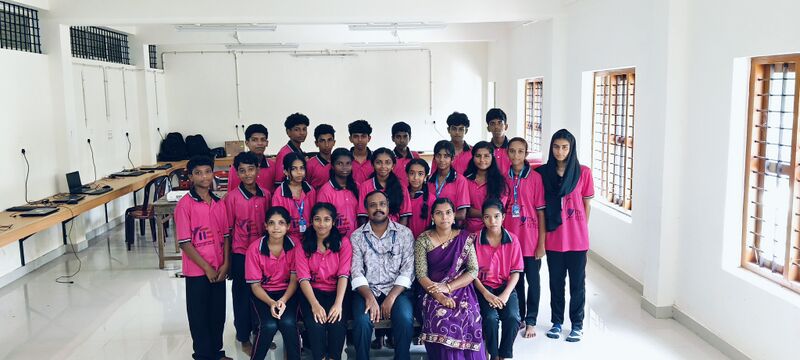 പ്രമാണം:42085 lkphoto1.jpg