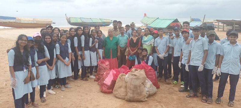 പ്രമാണം:43078-nss cleaning day.jpg