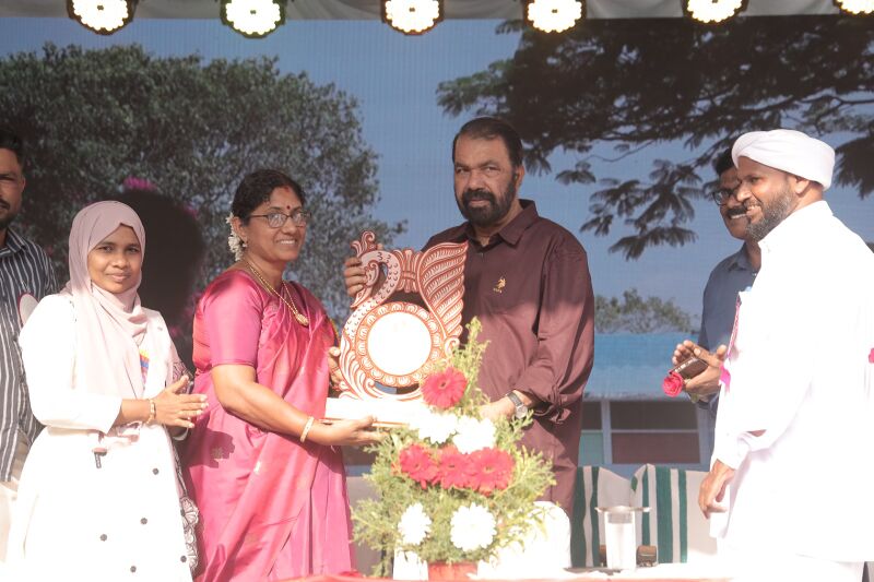 പ്രമാണം:43240 annualday3.jpeg