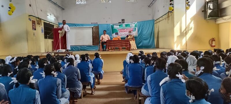 പ്രമാണം:44013 B2.jpg