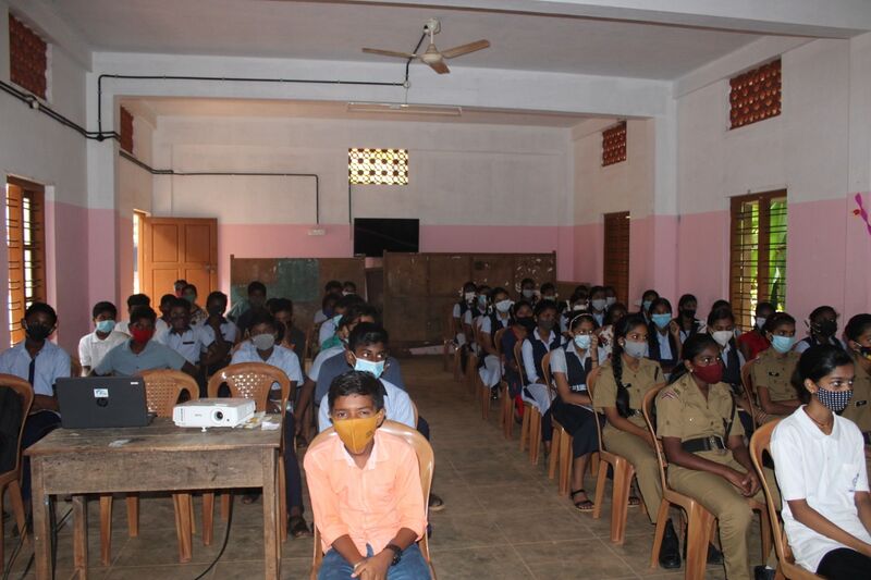 പ്രമാണം:44014 2021 Surili Hindi 2.JPG