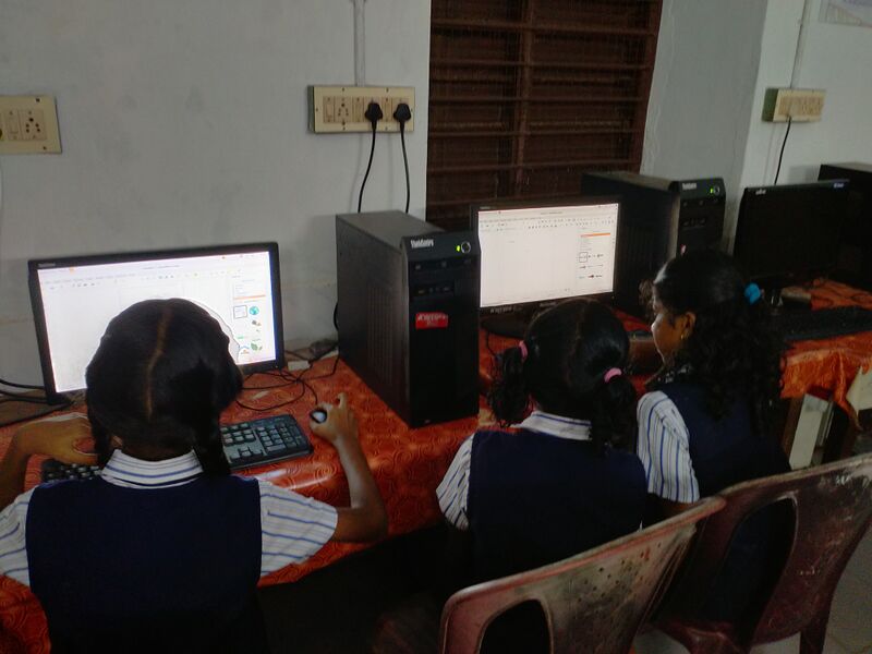 പ്രമാണം:It lab.jpg