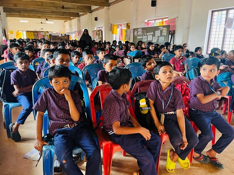 പ്രമാണം:16253-school hall.jpg