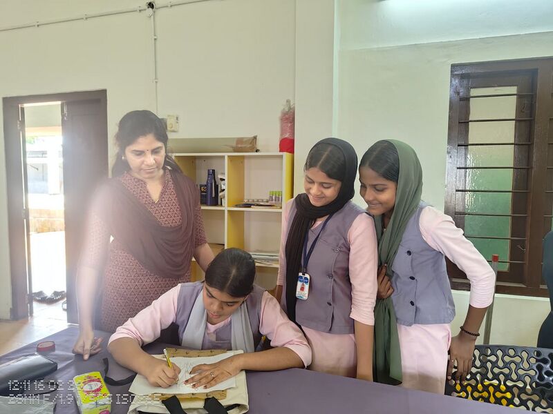 പ്രമാണം:23457 cr2.jpeg