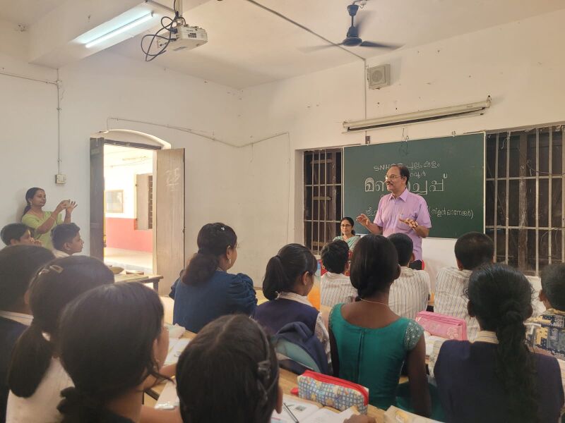 പ്രമാണം:25068 manichepp 2025-26 inauguration-3.jpg