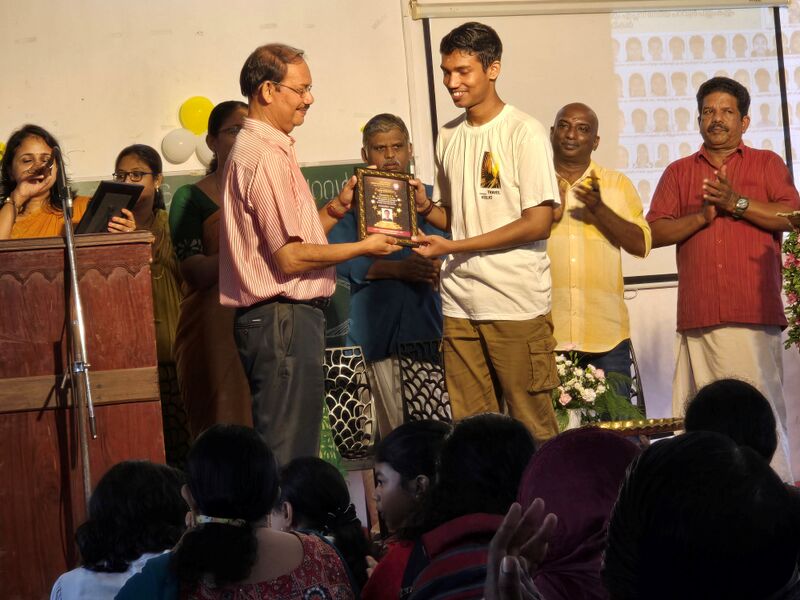 പ്രമാണം:25068 pravesanolsavam2025 6.jpg