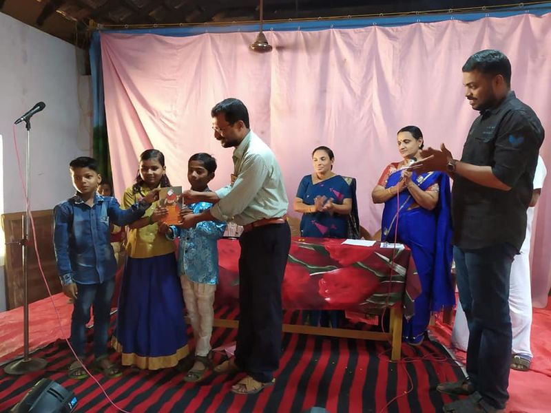 പ്രമാണം:37211-annual day.jpg