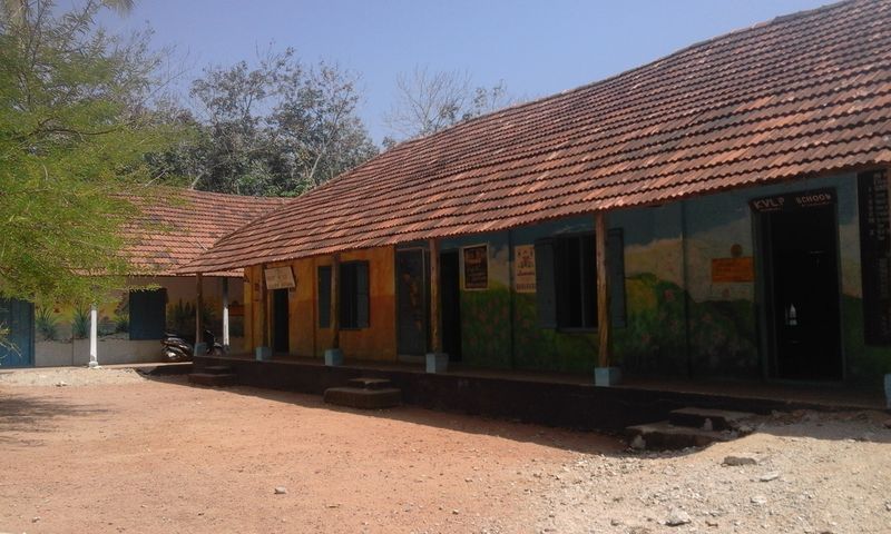 പ്രമാണം:40211 School Photo.jpg