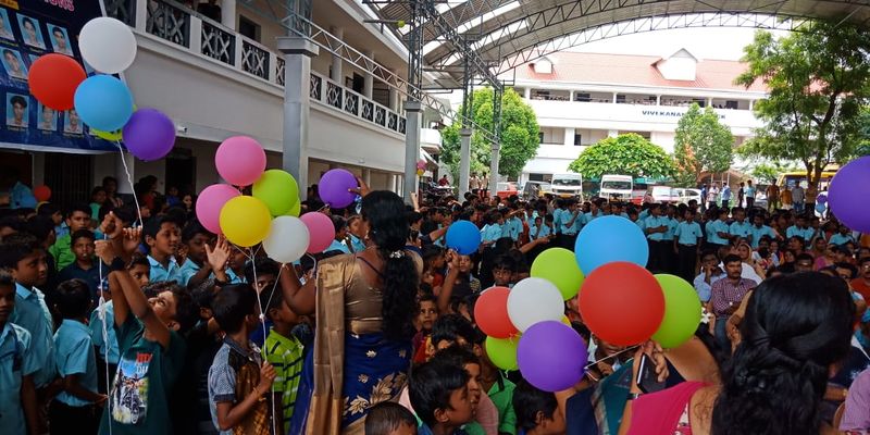 പ്രമാണം:School 00990.jpg