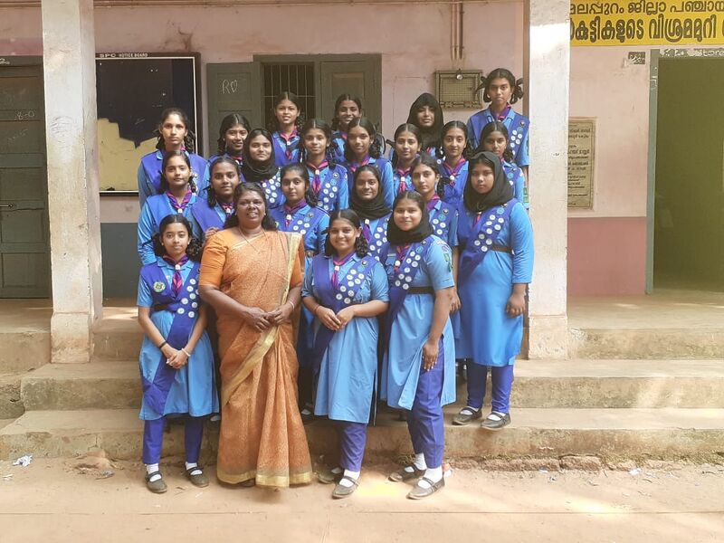 പ്രമാണം:ഗൈഡ് ടീം 2025.jpg