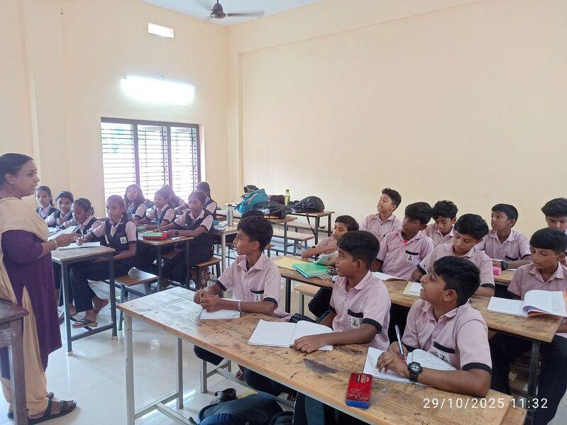 പ്രമാണം:12027 uss1.jpg