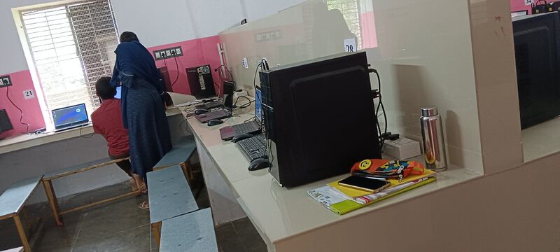 പ്രമാണം:20047 hitech.jpg