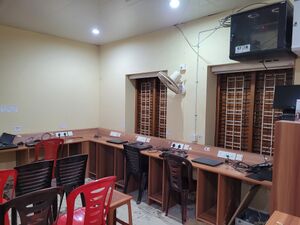 43002-Hightech Lab2.jpg