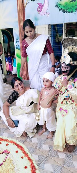 പ്രമാണം:43240 onam1.jpg