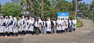 47064 LK field trip 3.jpg