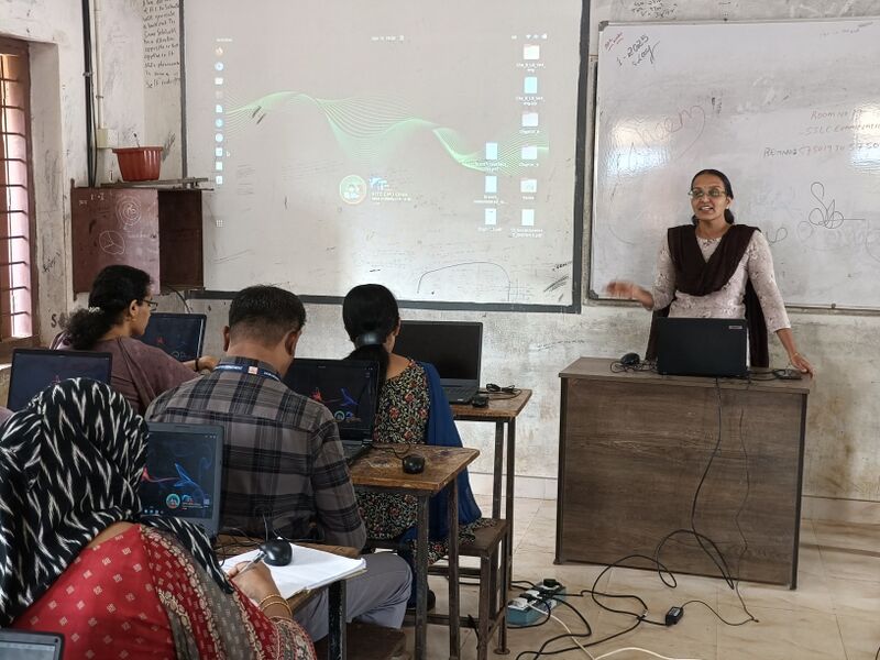 പ്രമാണം:Drcmlp-ict-tb 21.jpg