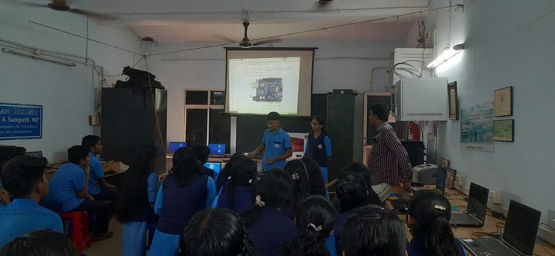 പ്രമാണം:ROBOTICS 1.jpg