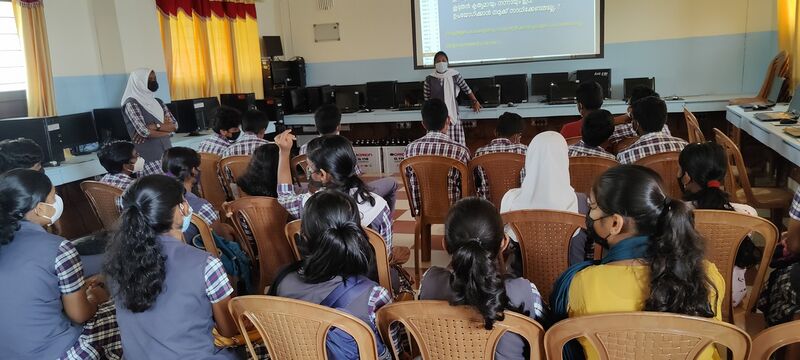 പ്രമാണം:15051 lk class f.jpg