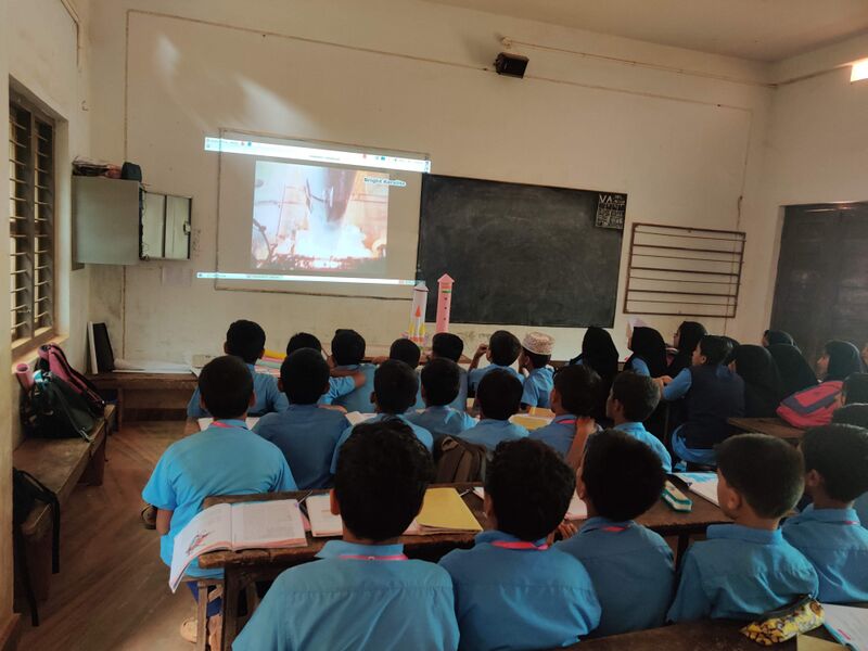 പ്രമാണം:18085 HITECH CLASS.jpg