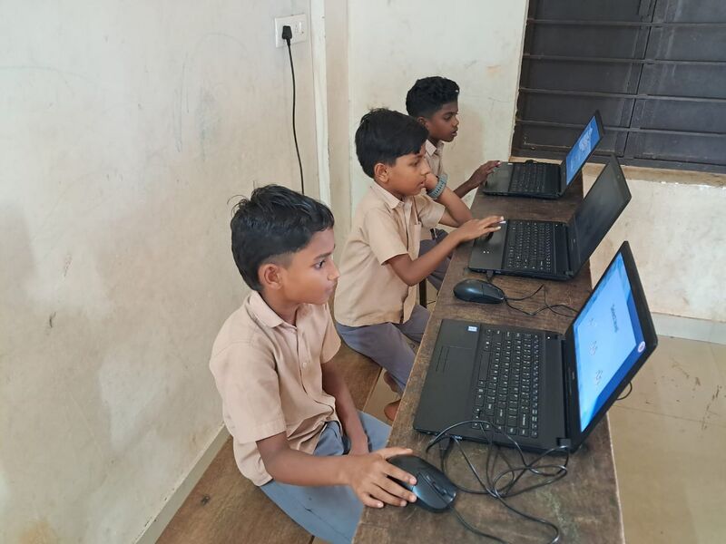 പ്രമാണം:19345 Computer Practice.jpeg