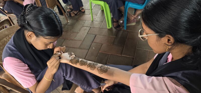 പ്രമാണം:25057-mehendi2.jpg